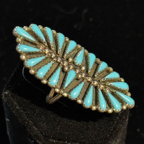 Vintage Jewelry - Vintage Native American Turquoise Sterling Silver Ring Size 6 (6)